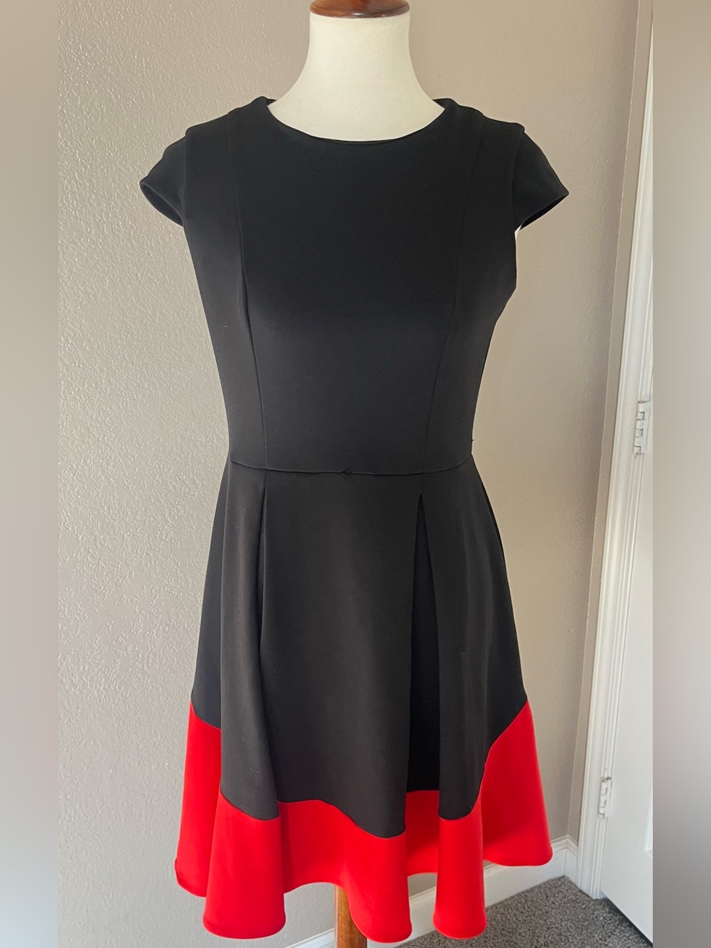 Calvin Klein black & red a-line dress Size 4
